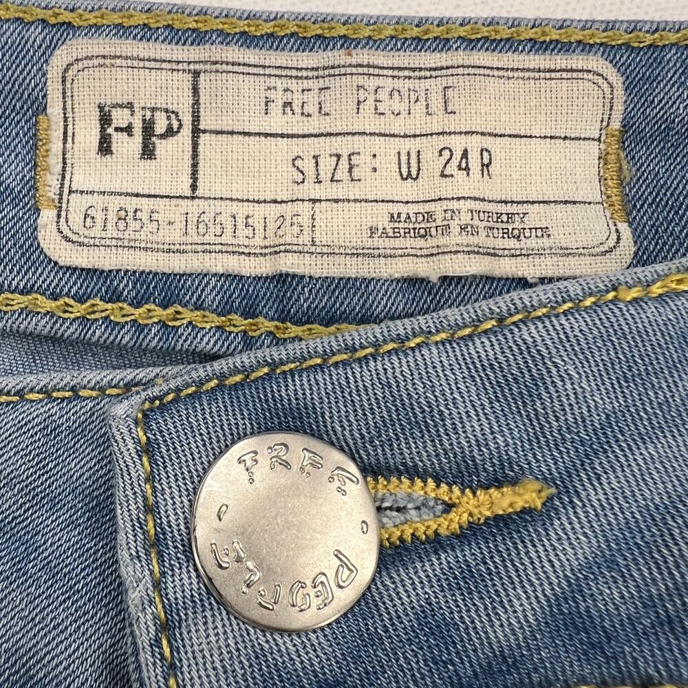 Free People Just Float On Super Flare Mid Rise Jeans Sea Mist Light Wash Size 24 - Picture 4 of 13